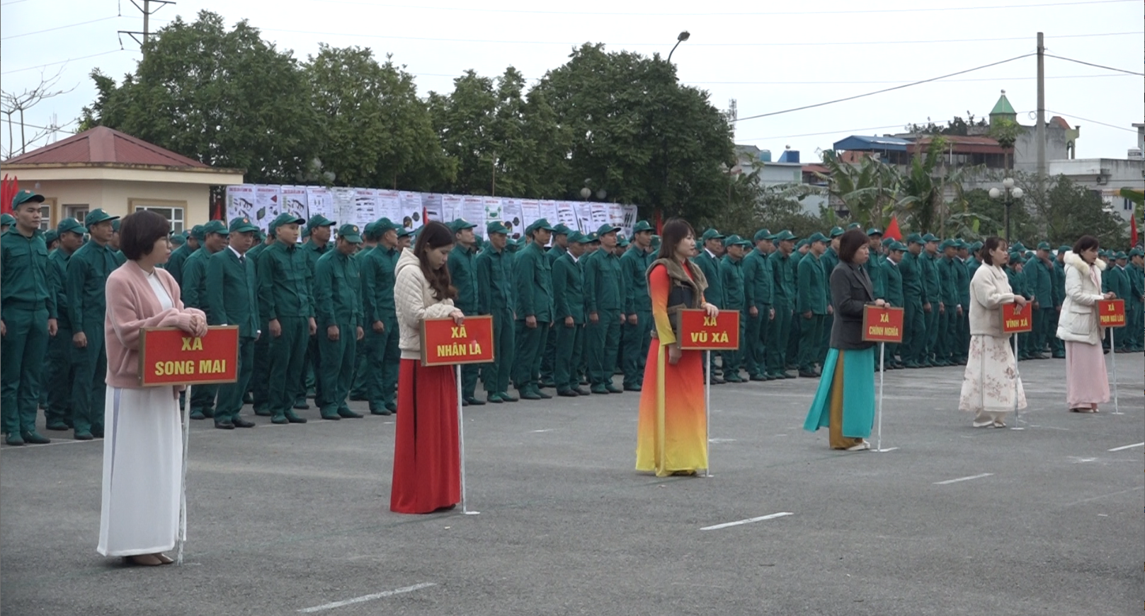   Huyện nhà : Tổ chức lễ ra quân huấn luyện năm 2024, phát động phong trào thi đua “Tiếp bước chiến sỹ Điện Biên – Tiến lên giành 3 nhất”