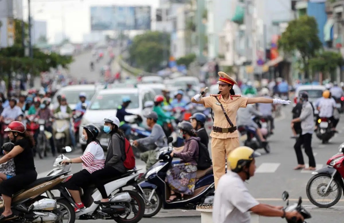   Quyền và trách nhiệm của người điều khiển phương tiện tham gia giao thông đường bộ